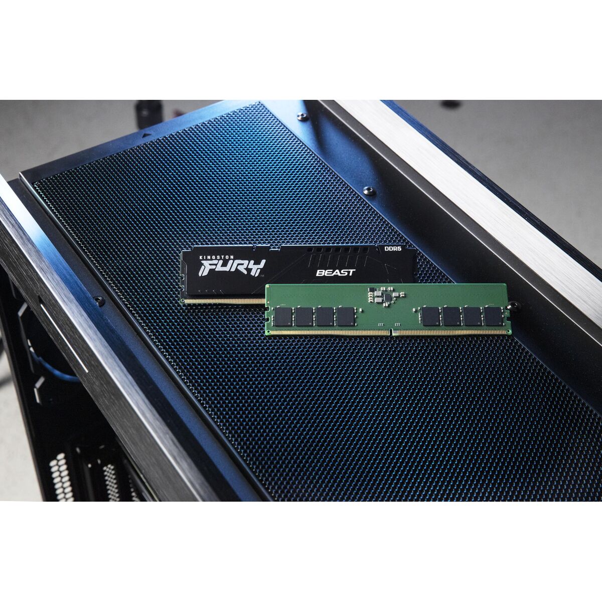 V2HD779C2807FCA9775B1B16A704036076DR7703050P5