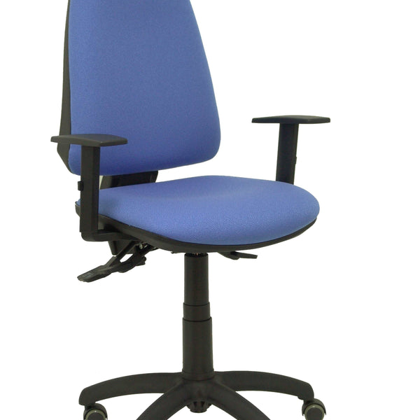 Silla Elche S bali azul claro brazos regulables ruedas de parquet