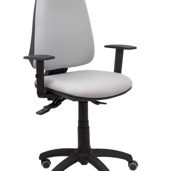 Silla Elche S bali gris claro brazos regulables ruedas de parquet