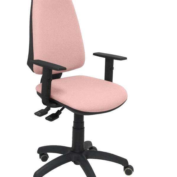 Silla Elche S bali rosa plido brazos regulables ruedas de parquet